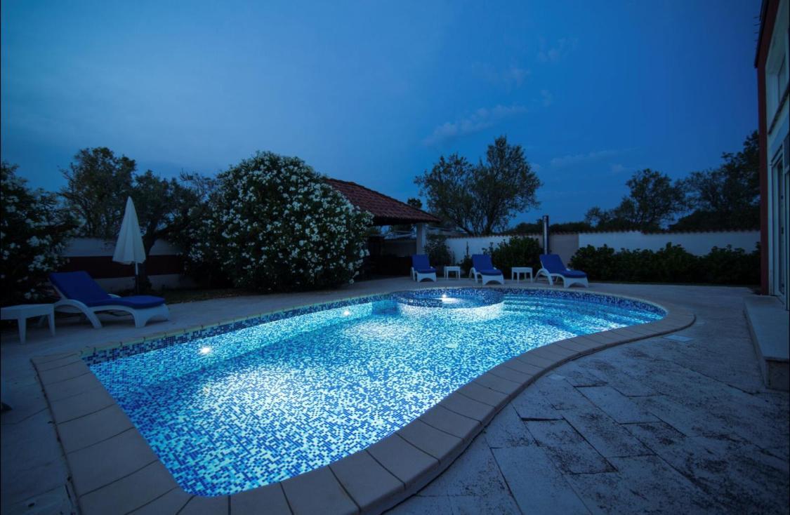 Filip - Private Pool & Gym Vila